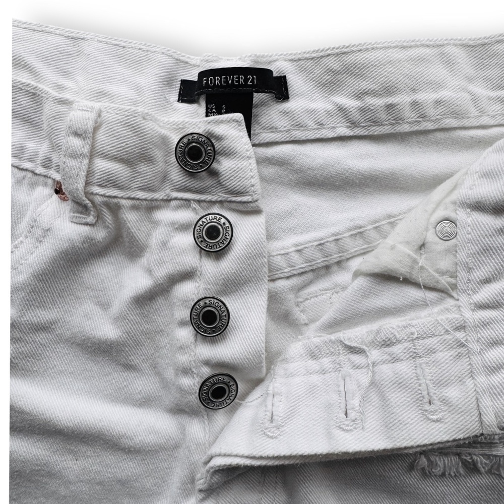 FOREVER 21 White Distressed Denim Cutoff Shorts Size S - Picture 2 of 7